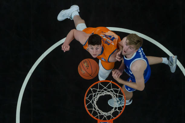 年阿扎尔加 年阿扎尔加